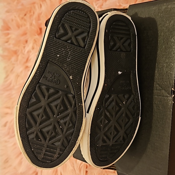 Converse Block Party Ruffle Hi Top for Little Girls. Sizes 11. - Picture 7 of 8